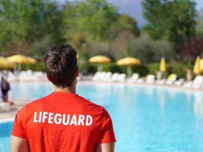 Campingplatz Gardasee mit Schwimmbad ohne Badekappe  4