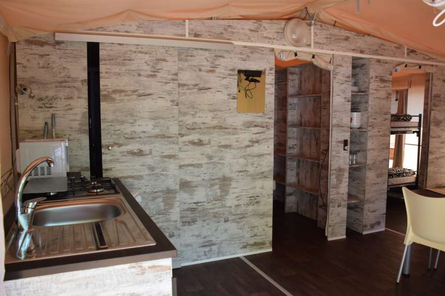 Campingplatz Glamping Gardasee mit Zelt mit Klimaanlage und Privatbad 19
