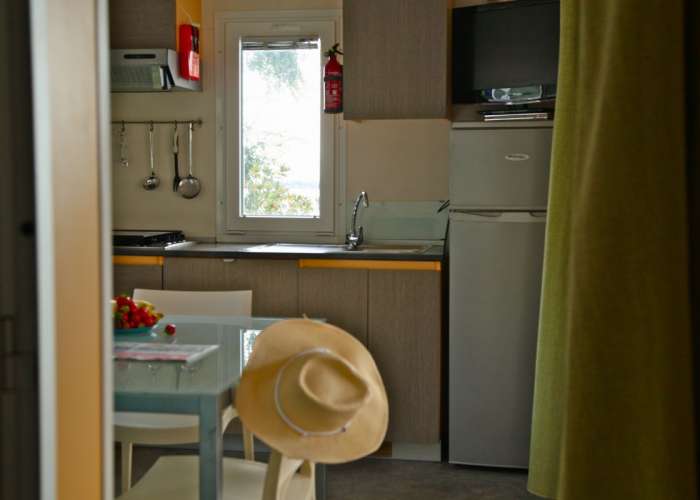 Campingplatz Gardasee mit Mobilheim mit Geschirrspüler 