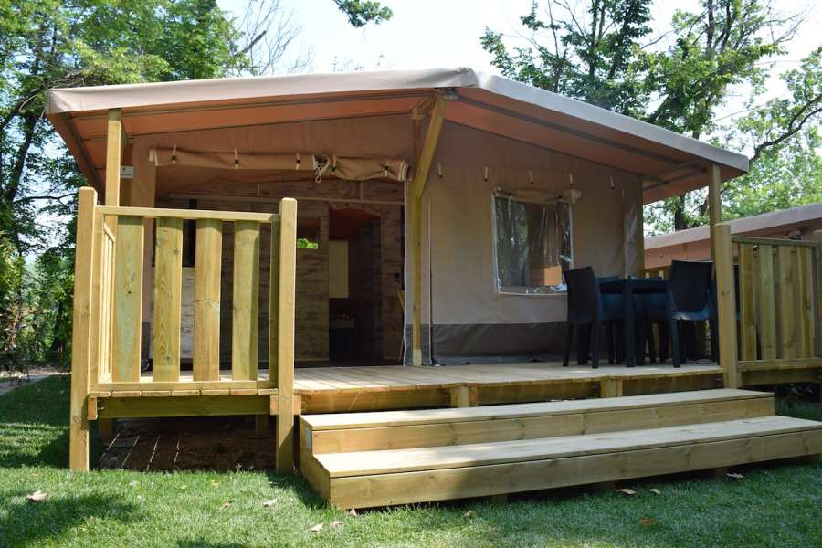 Campingplatz Glamping Gardasee mit Zelt mit Klimaanlage und Privatbad 24