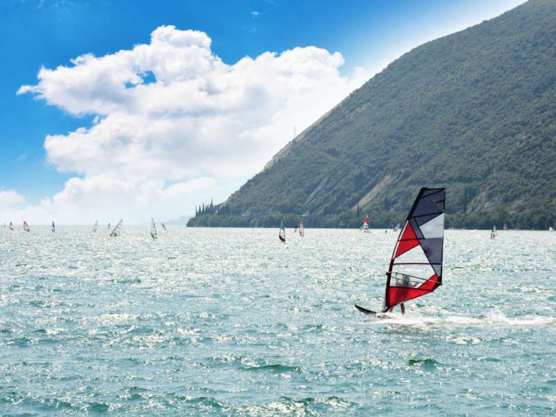Windurfen und Segeln Gardasee
