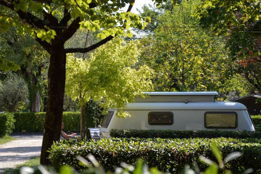 Campingplatz Gardasee mit Standardstellplätzen und 6 Ampere Strom 6
