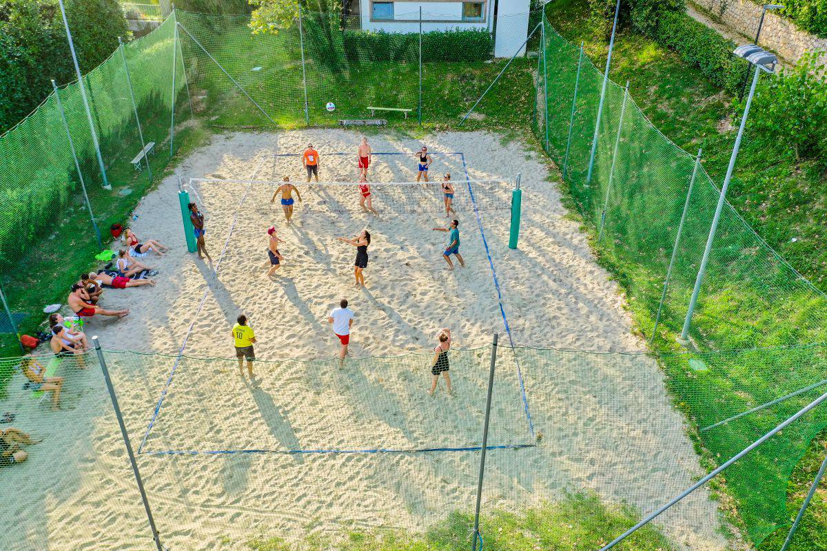 Camping Gardasee mit Sportaktivitäten und Beachvolleyballplatz