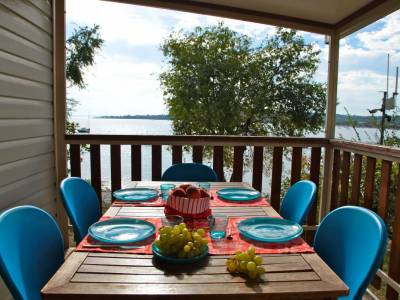 Campingplatz Gardasee mit Mobilheim mit Seeblick und überdachter Terrasse 3
