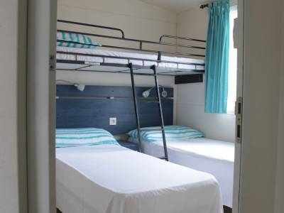 Campingplatz Gardasee mit Mobilheim 2 Schlafzimmer  und Privatbad für Urlaub mit Hund 2