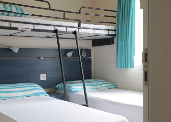 Campingplatz Gardasee mit Mobilheim 2 Schlafzimmer  und Privatbad für Urlaub mit Hund 1