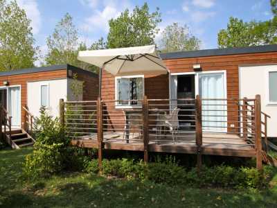 Campingplatz Gardasee mit Mobilheim mit Seeblick und überdachter Terrasse 4
