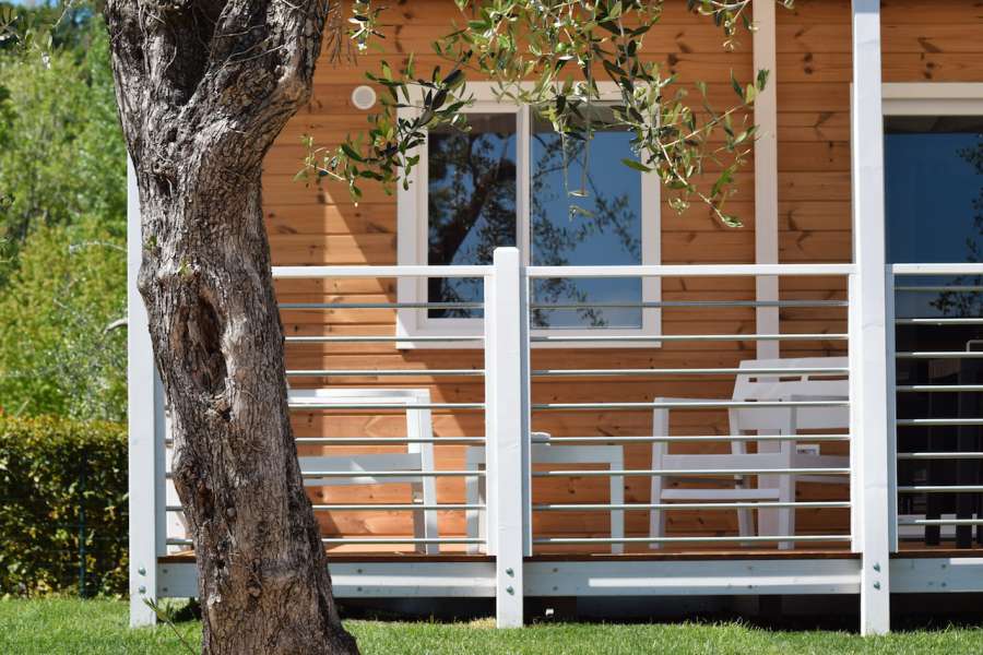 Campingplatz Gardasee mit Mobilheim mit überdachter Terrasse 11