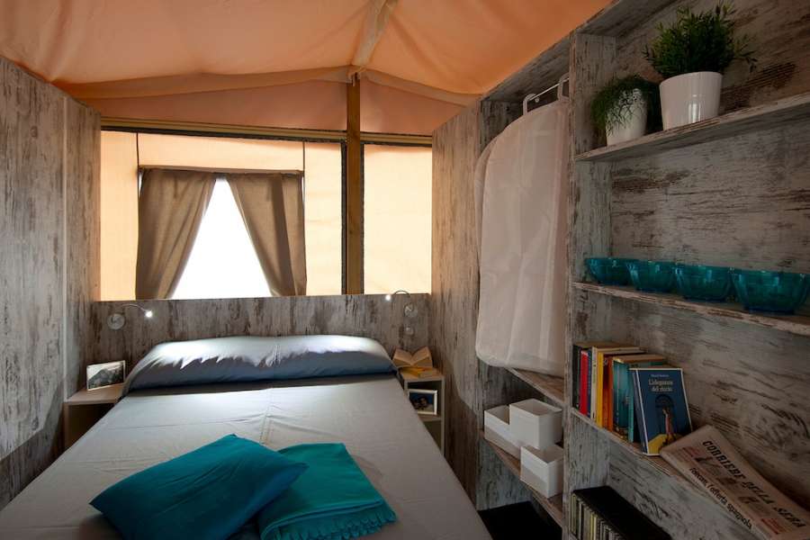 Campingplatz Glamping Gardasee mit Zelt mit Klimaanlage und Privatbad 9
