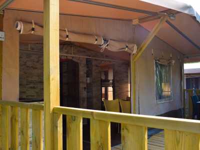 Campingplatz Glamping Gardasee mit Zelt mit Klimaanlage und Privatbad 1