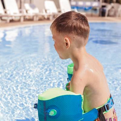 Indie @ the swimming pool