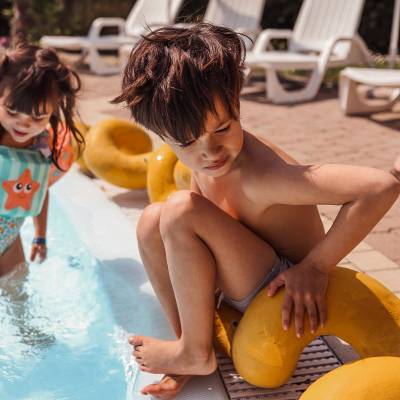 Jax & Novée @ the swimming pool