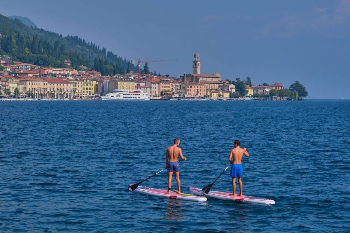 Die schönsten Strände bei San Felice am Gardasee Salò Verleih von Sup